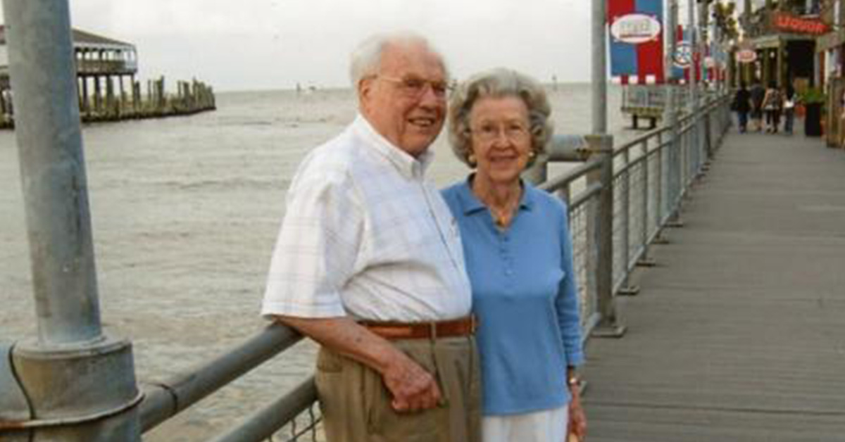 You are currently viewing The guy is 106 years old, and the wife is 105. They are the oldest married couple in the world