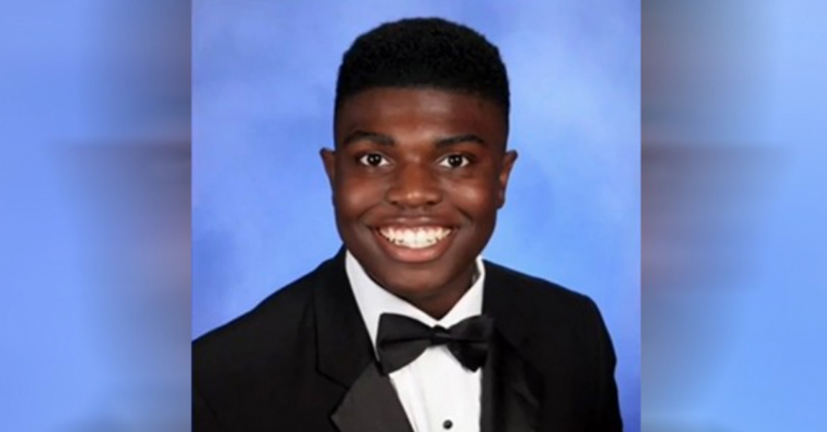 Read more about the article By getting a 5.6 GPA and becoming the school’s first Black graduate, a high school student makes history.