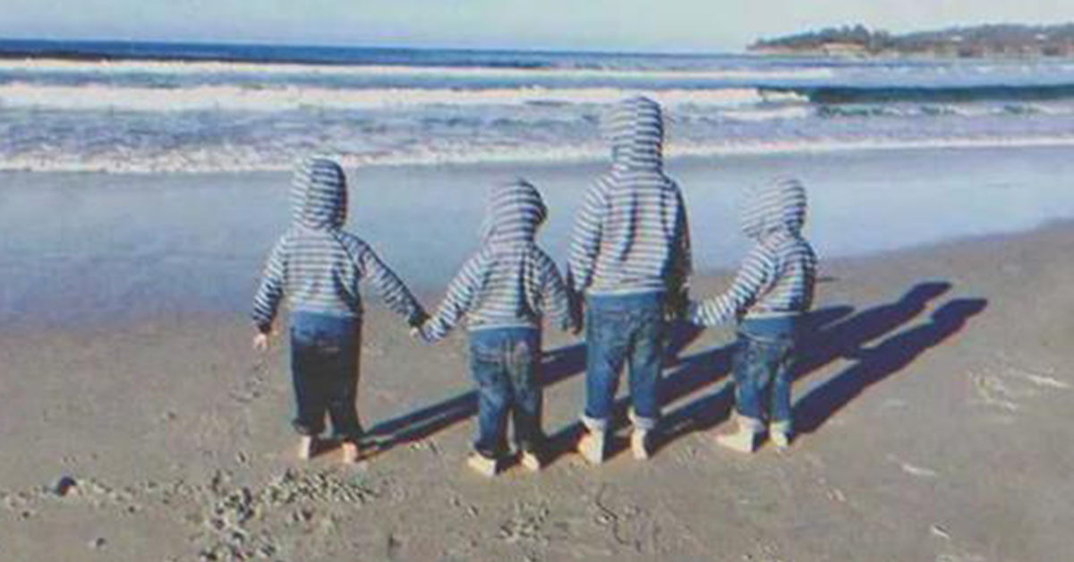 You are currently viewing A family with only one child adopts triplets, and the boy takes them to the sea every day to wait for their parents.